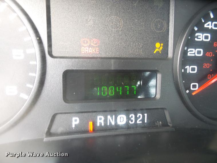 image for item DB0729 2007 Ford F350 Super Duty flatbed pickup truck