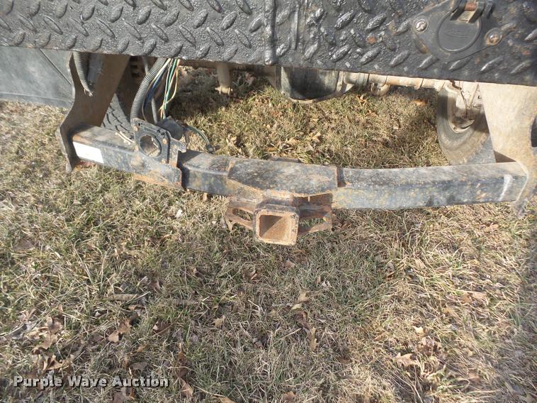 image for item DB0729 2007 Ford F350 Super Duty flatbed pickup truck