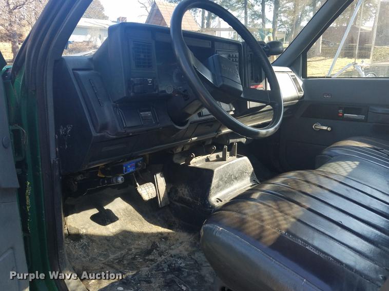 image for item DB1510 1990 GMC TopKick flatbed truck