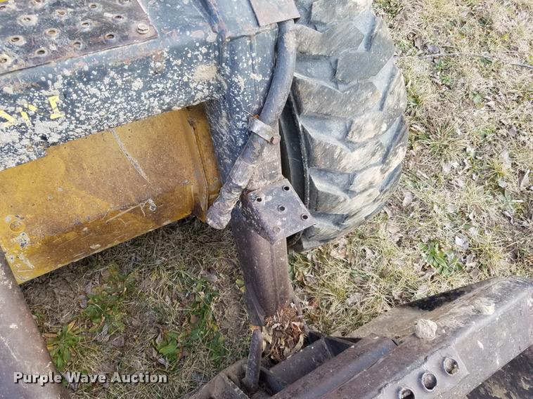 image for item DB1511 New Holland L553 skid steer