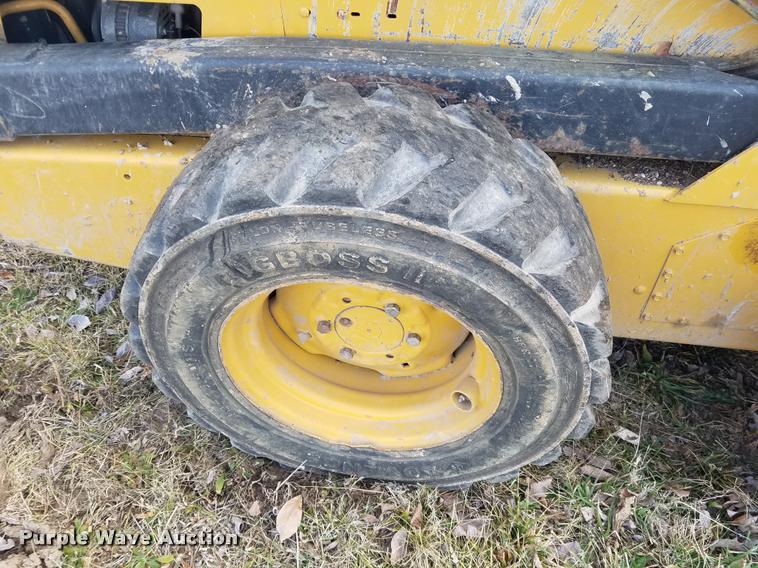 image for item DB1511 New Holland L553 skid steer
