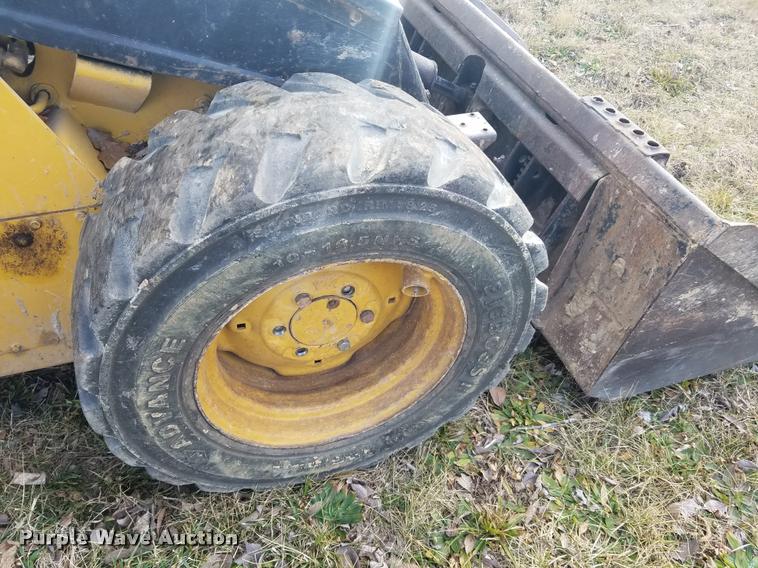 image for item DB1511 New Holland L553 skid steer