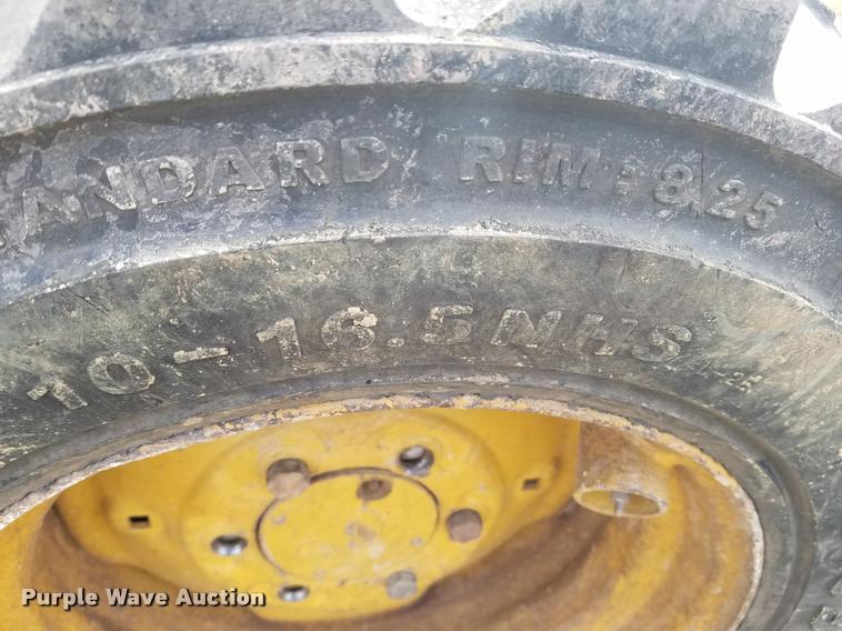 image for item DB1511 New Holland L553 skid steer