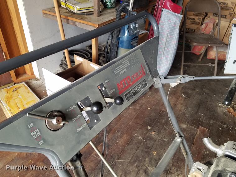 image for item DB1512 MTD Pro OS820 overseeder