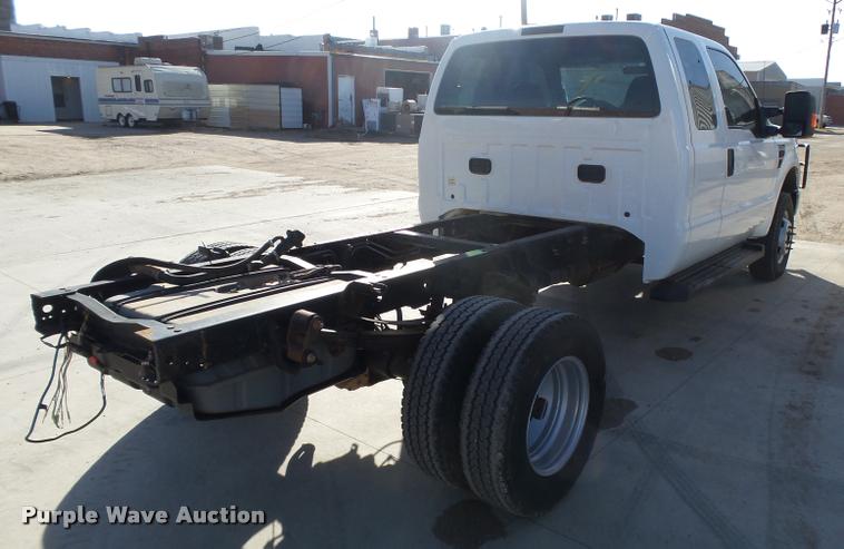 image for item DB1885 2008 Ford F350 Super Duty XLT SuperCab pickup truck cab and chassis