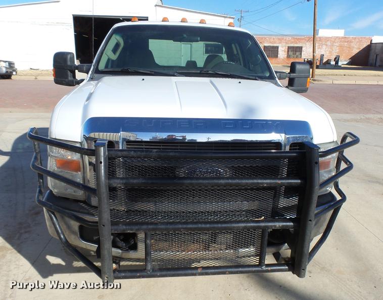 image for item DB1885 2008 Ford F350 Super Duty XLT SuperCab pickup truck cab and chassis