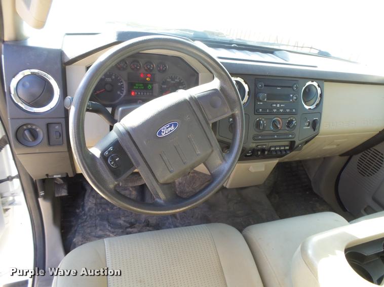 image for item DB1885 2008 Ford F350 Super Duty XLT SuperCab pickup truck cab and chassis