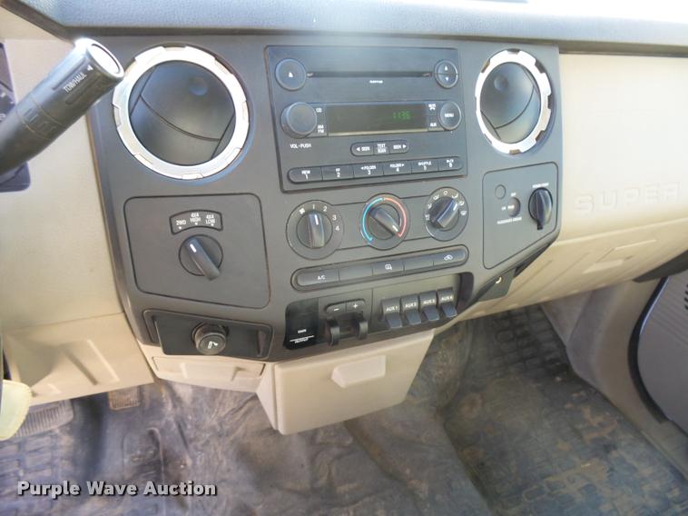 image for item DB1885 2008 Ford F350 Super Duty XLT SuperCab pickup truck cab and chassis