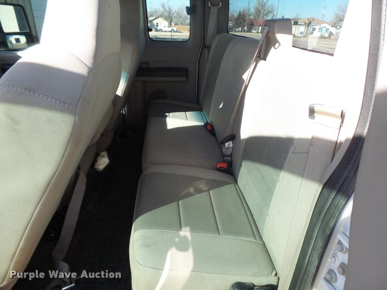 image for item DB1885 2008 Ford F350 Super Duty XLT SuperCab pickup truck cab and chassis