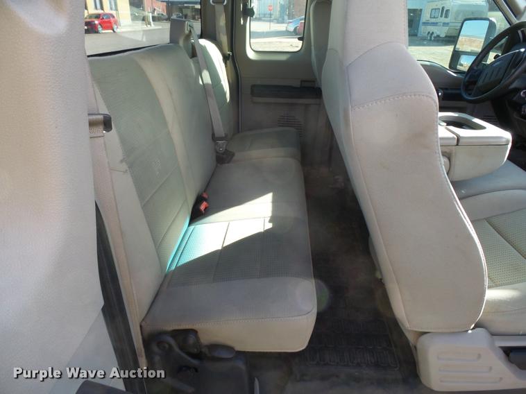 image for item DB1885 2008 Ford F350 Super Duty XLT SuperCab pickup truck cab and chassis