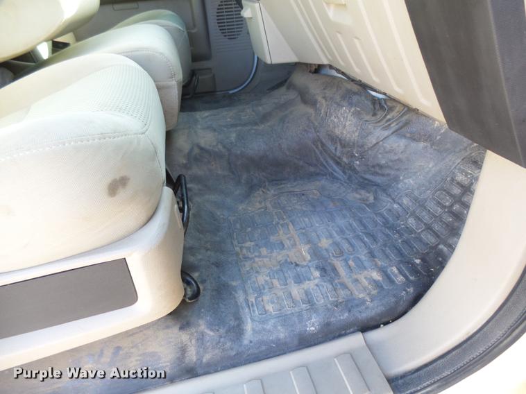 image for item DB1885 2008 Ford F350 Super Duty XLT SuperCab pickup truck cab and chassis