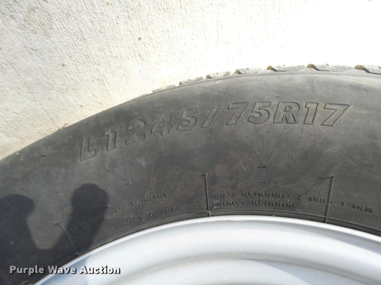 image for item DB1885 2008 Ford F350 Super Duty XLT SuperCab pickup truck cab and chassis