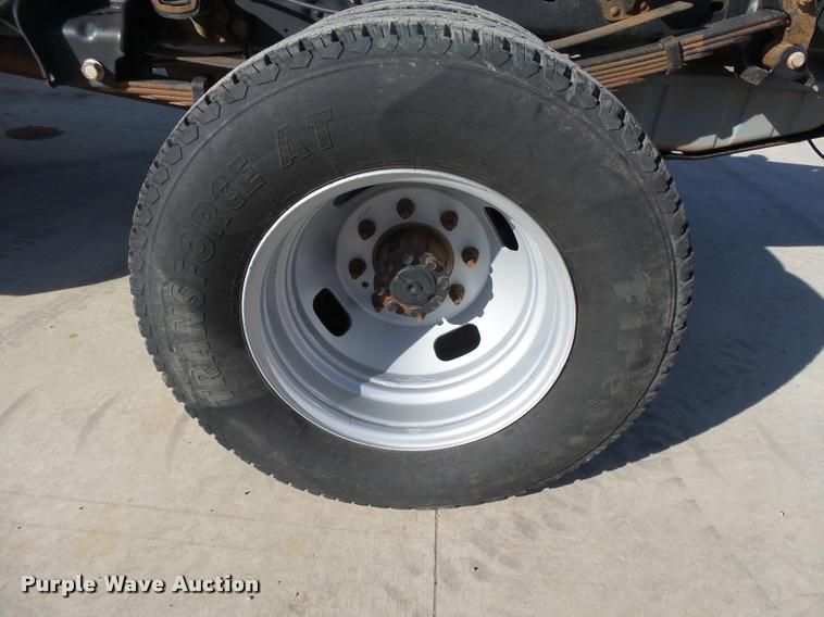 image for item DB1885 2008 Ford F350 Super Duty XLT SuperCab pickup truck cab and chassis