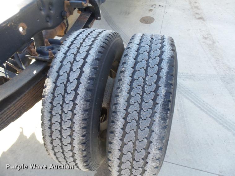 image for item DB1885 2008 Ford F350 Super Duty XLT SuperCab pickup truck cab and chassis