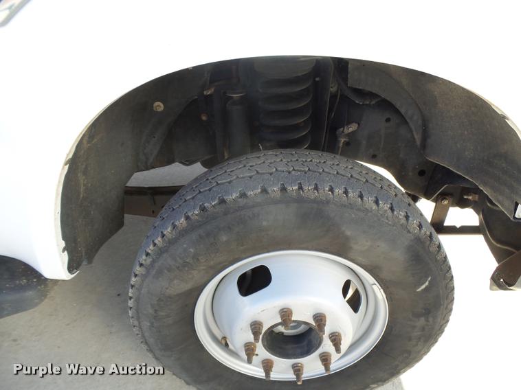 image for item DB1885 2008 Ford F350 Super Duty XLT SuperCab pickup truck cab and chassis