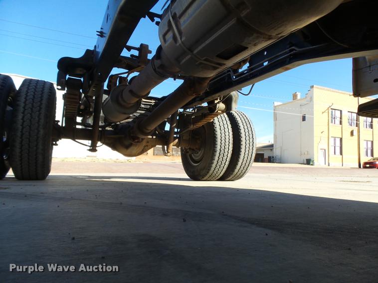 image for item DB1885 2008 Ford F350 Super Duty XLT SuperCab pickup truck cab and chassis