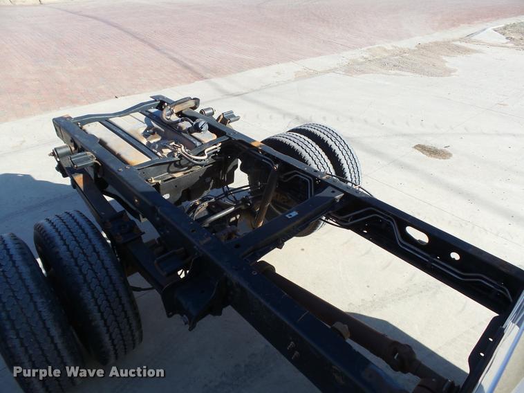 image for item DB1885 2008 Ford F350 Super Duty XLT SuperCab pickup truck cab and chassis