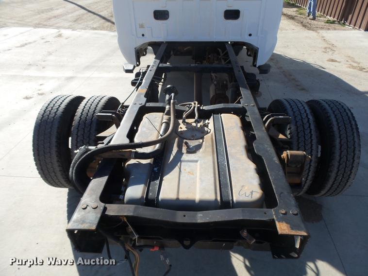 image for item DB1885 2008 Ford F350 Super Duty XLT SuperCab pickup truck cab and chassis