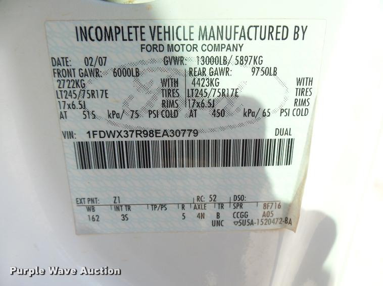 image for item DB1885 2008 Ford F350 Super Duty XLT SuperCab pickup truck cab and chassis