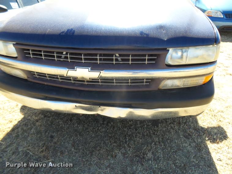 image for item DB1931 1999 Chevrolet Silverado 1500 pickup truck
