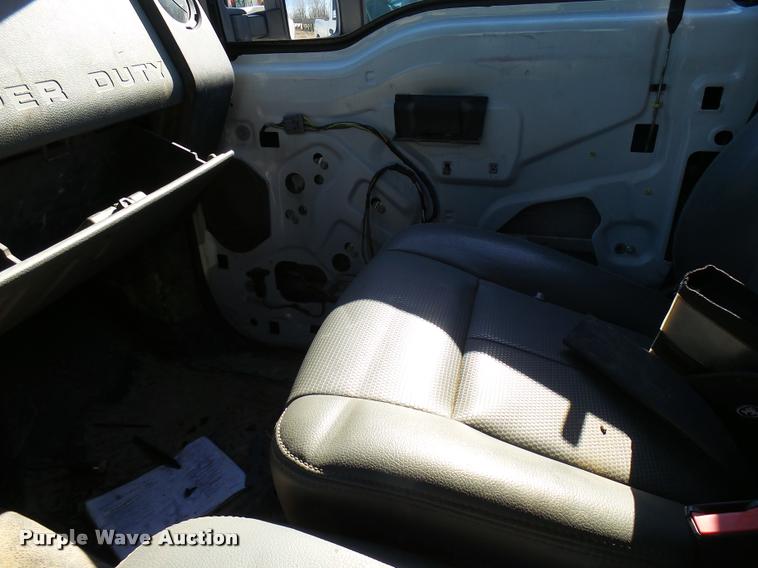 image for item DB2332 2011 Ford F250 Super Duty Crew Cab pickup truck