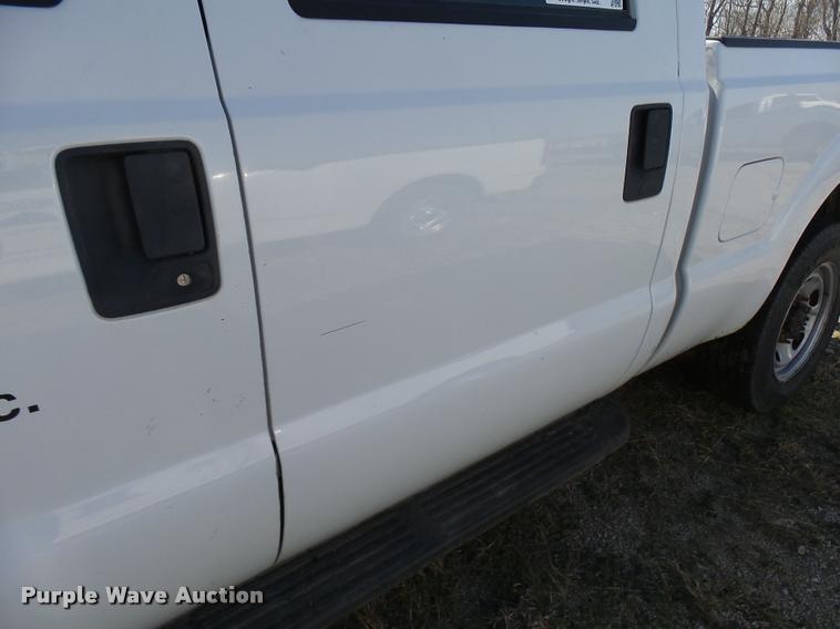image for item DB2332 2011 Ford F250 Super Duty Crew Cab pickup truck