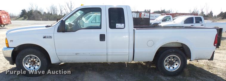image for item DB2336 2001 Ford F250 Super Duty SuperCab pickup truck