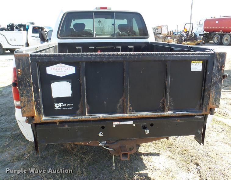 image for item DB2336 2001 Ford F250 Super Duty SuperCab pickup truck