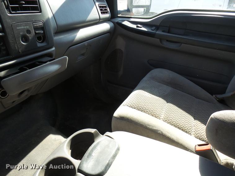 image for item DB2336 2001 Ford F250 Super Duty SuperCab pickup truck