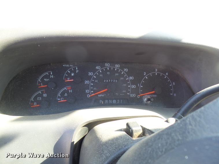 image for item DB2336 2001 Ford F250 Super Duty SuperCab pickup truck