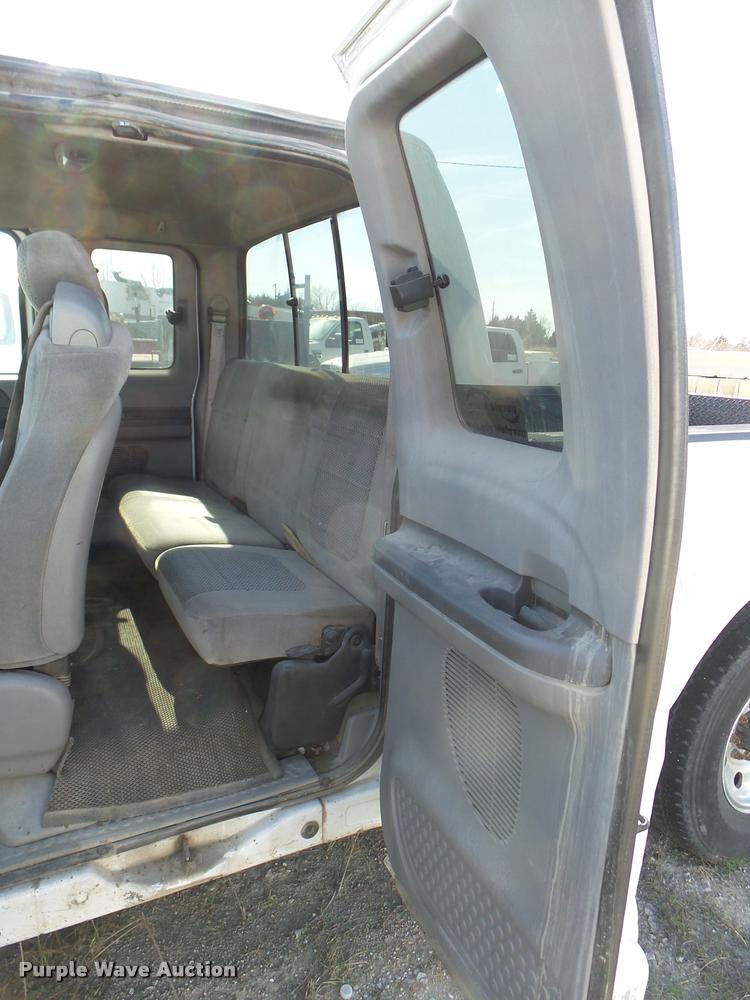 image for item DB2336 2001 Ford F250 Super Duty SuperCab pickup truck