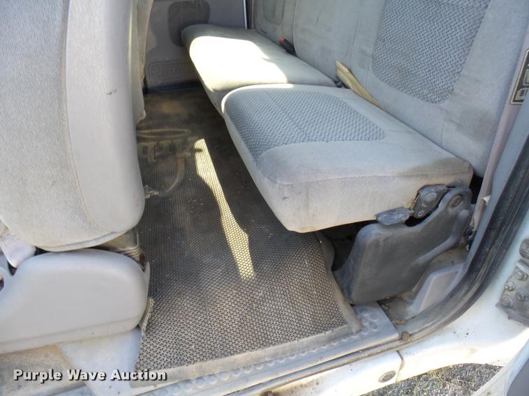 image for item DB2336 2001 Ford F250 Super Duty SuperCab pickup truck