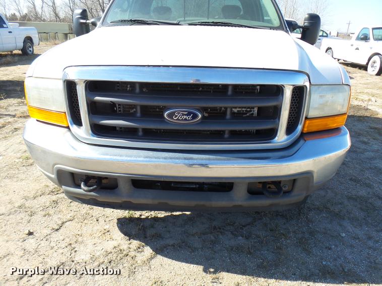 image for item DB2336 2001 Ford F250 Super Duty SuperCab pickup truck