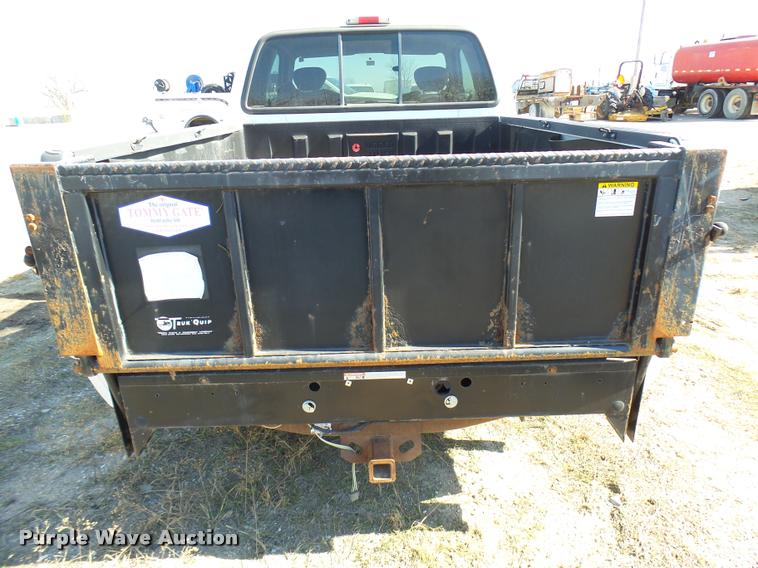 image for item DB2336 2001 Ford F250 Super Duty SuperCab pickup truck