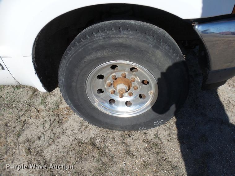 image for item DB2336 2001 Ford F250 Super Duty SuperCab pickup truck