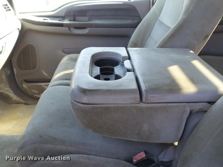 image for item DB2339 2001 Ford F250 XLT SuperCab flatbed pickup truck