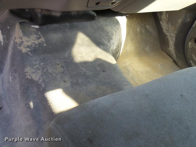 image for item DB2339 2001 Ford F250 XLT SuperCab flatbed pickup truck