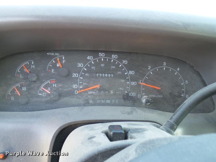 image for item DB2339 2001 Ford F250 XLT SuperCab flatbed pickup truck