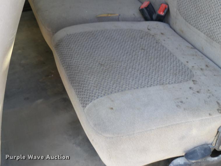 image for item DB2339 2001 Ford F250 XLT SuperCab flatbed pickup truck