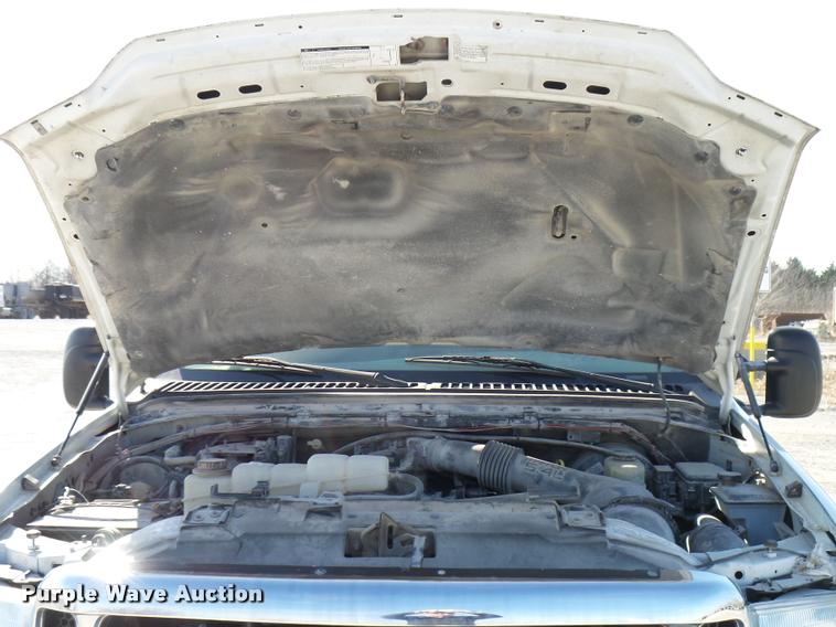 image for item DB2339 2001 Ford F250 XLT SuperCab flatbed pickup truck