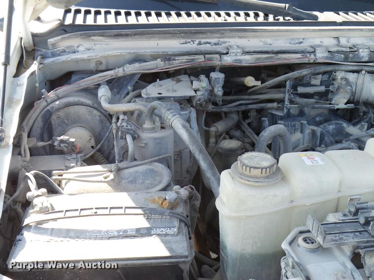 image for item DB2339 2001 Ford F250 XLT SuperCab flatbed pickup truck