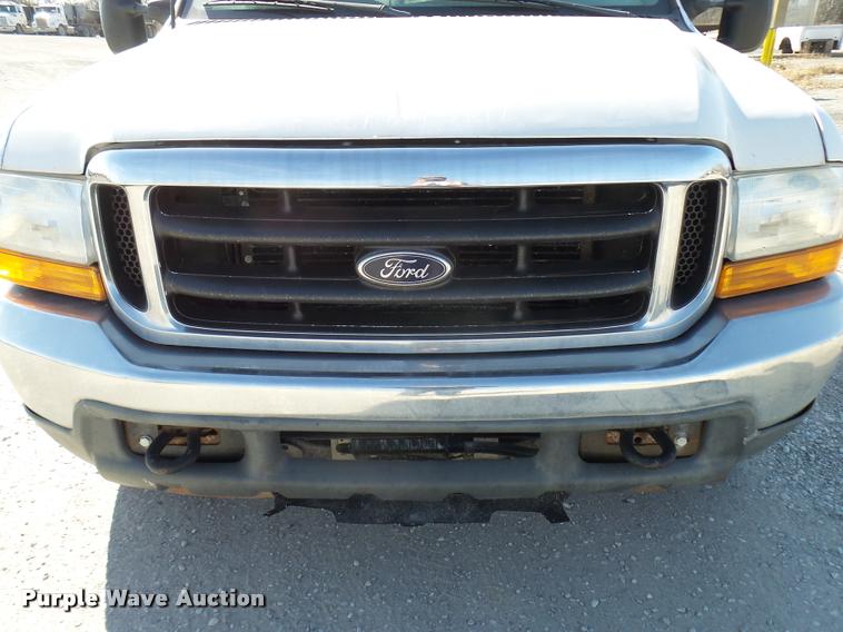 image for item DB2339 2001 Ford F250 XLT SuperCab flatbed pickup truck