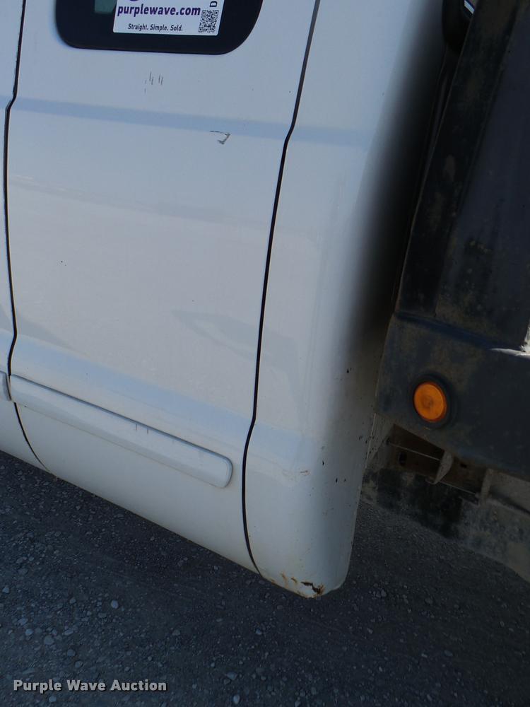 image for item DB2339 2001 Ford F250 XLT SuperCab flatbed pickup truck