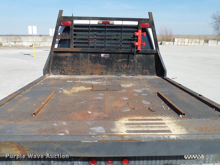 image for item DB2339 2001 Ford F250 XLT SuperCab flatbed pickup truck