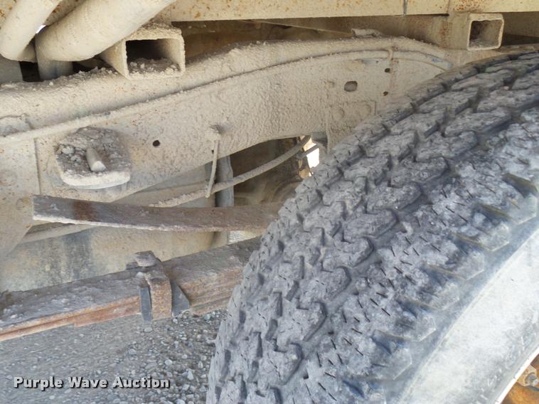 image for item DB2339 2001 Ford F250 XLT SuperCab flatbed pickup truck