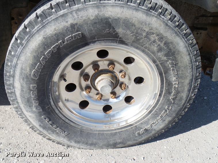 image for item DB2339 2001 Ford F250 XLT SuperCab flatbed pickup truck