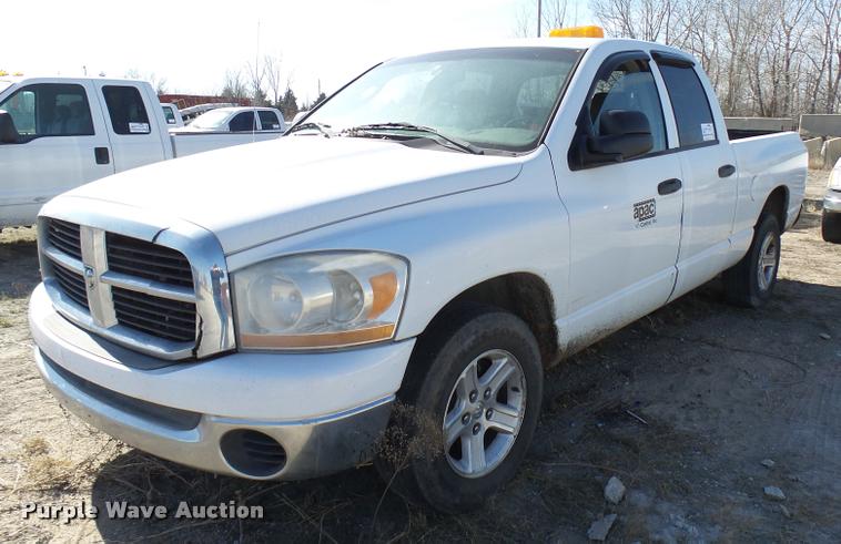 image for item DB2340 2006 Dodge Ram 1500 SLT Quad Cab pickup truck