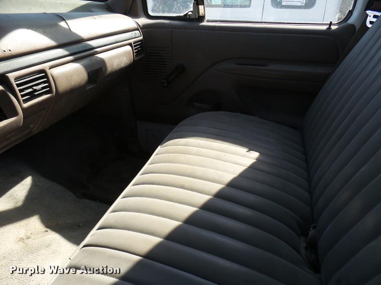 image for item DB2343 1997 Ford F350 XL flatbed pickup truck