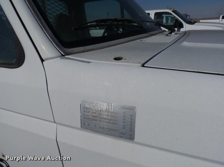 image for item DB2343 1997 Ford F350 XL flatbed pickup truck