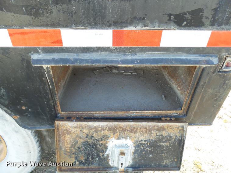 image for item DB2343 1997 Ford F350 XL flatbed pickup truck